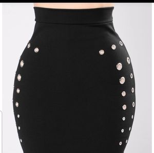 🆕️ Fashion Nova High waist grommet Skirt Size Med
